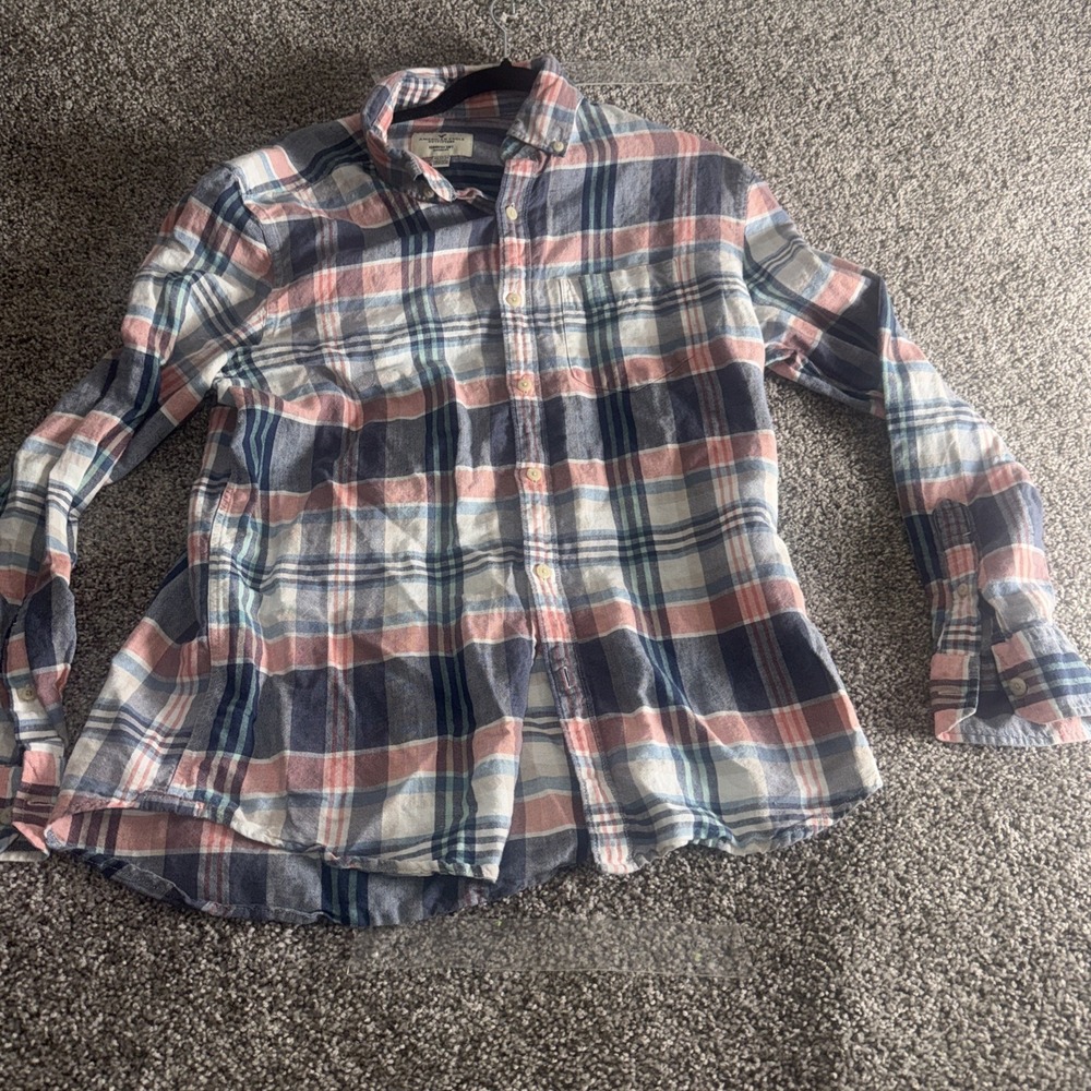American Eagle Outfitters Classic Fit Size‎ Medium Mens Plaid Long Sleeve